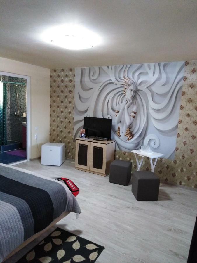 Отель Casa Cu Butoi Совата Экстерьер фото
