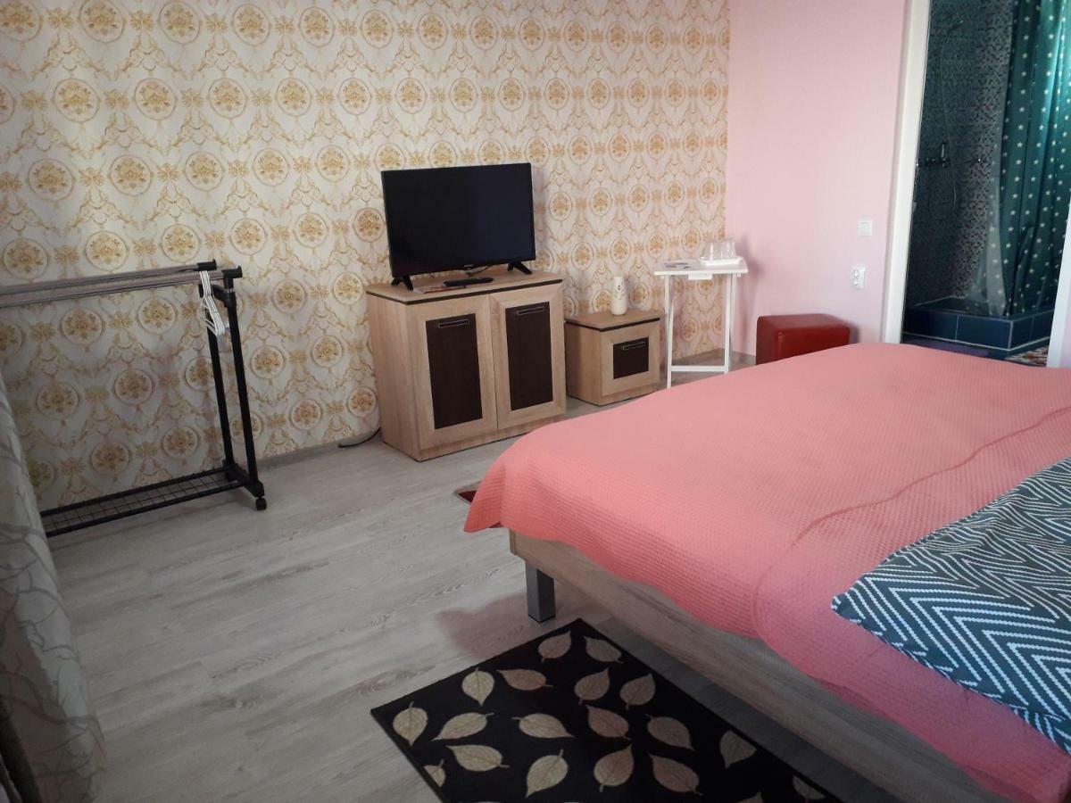 Отель Casa Cu Butoi Совата Экстерьер фото