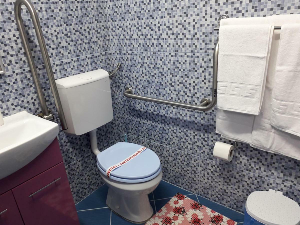 Отель Casa Cu Butoi Совата Экстерьер фото